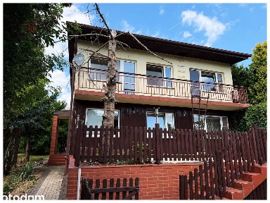 Dom wolnostojący; może być dwurodzinny; 6km od centrum Dąbrowy G.