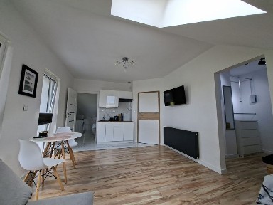 Apartament / Studio z oddzielną sypialnią i dużym balkonem Serock, parking przed posesją