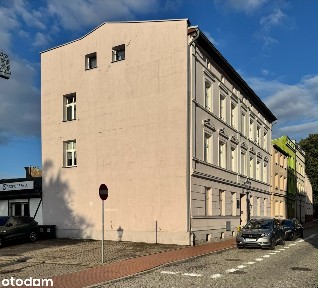 Przestronne, wyremontowane mieszkanie z garażem w centrum Chojnic