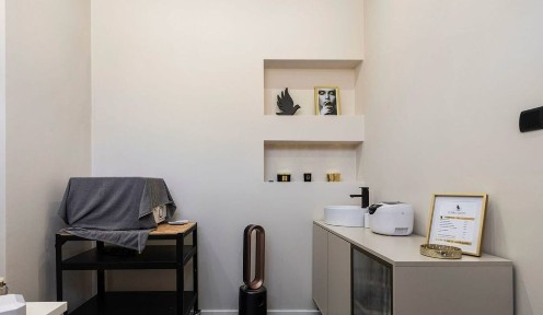 Mały Lokal pod salon kosmetyczny