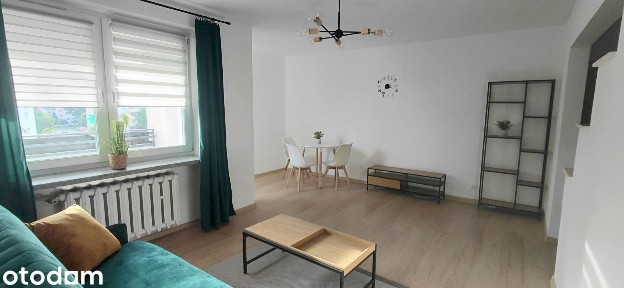 Przestrzenne mieszkanie z widokiem.