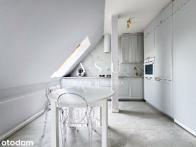 Skrajna 2 poziomy 2 pokoje + antresola (22,26m2)