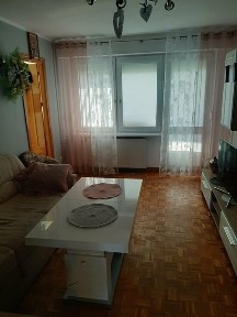 Wynajme mieszkanie- 4 pokoje+ 2 łazienki+ kuchnia i korytarz