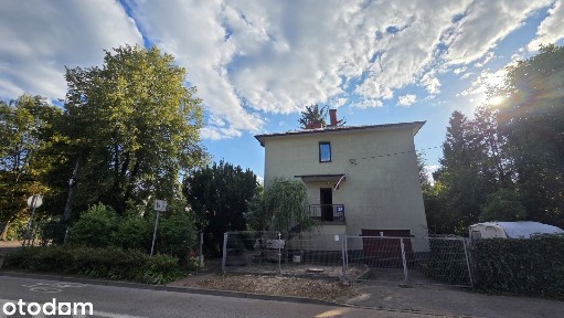 Sprzedam dom, 104 m2, działka narożna 754 m2 (26,5x28,5m], centrum!