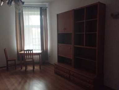 Mieszkanie 4-pokojowe na Łazarzu dla młodych osób studiujących i/lub pracujących