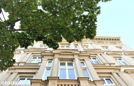 Śliczna kawalerka w prestiżowej kamienicy w Centrum