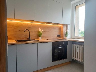 2 pokoje | 37,54 m² | bardzo niski czynsz: 450zł | sprzęt AGD | Po remoncie | Balkon | Os. Dziekana