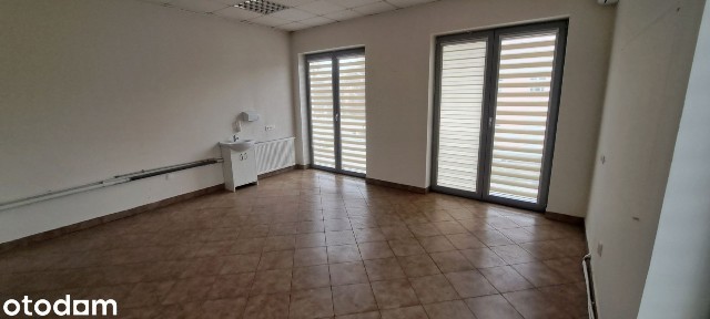 Lokal usługowy w centrum z klimatyzacją