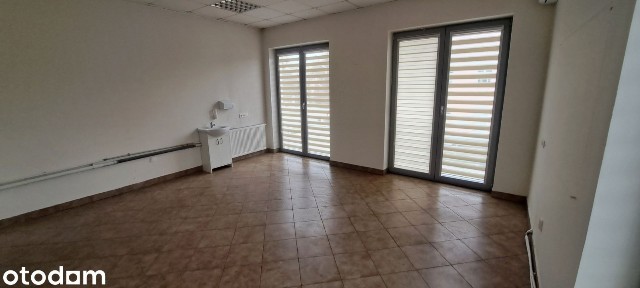 Lokal usługowy w centrum z klimatyzacją