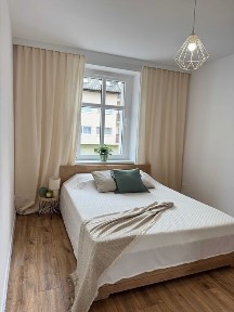 Na sprzedaż duże 4 - pokojowe przestronne mieszkanie 86 m² w centrum miasta - po generalnym remoncie! Nowa atrakcyjna cena.