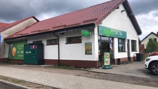Budynek z lokalem użytkowym Żabka