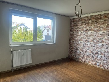 Wynajmę BEZCZYNSZOWE mieszkanie 2 pokojowe.