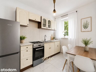 33 m² z dużym balkonem i widną kuchnią