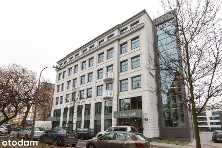 Wybierz profesjonalny adres w Spaces Fabryka Kart