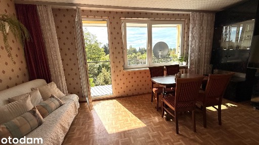 2 oddzielne pokoje,duży balkon,widok na drzewa i ogródki działkowe