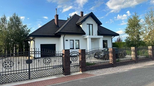 Sprzedam przestronny dom wolnostojący w centrum Rybnа (woj. mazowieckie)