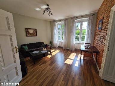 Klimatyczne 2 pokoje w kamienicy na skwerze Smolenia, bezpośrednio