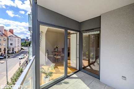 Wenecjańska 8 - apartament z garderobą