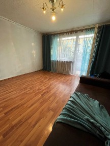 Trzy oddzielne pokoje (50m2) - balkon - widna kuchnia - ul Hallera 64