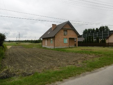 Dom jednorodzinny w stanie surowym otwartym