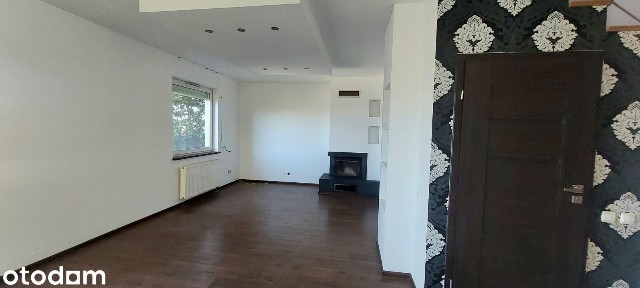 Przestronny bliźniak gotowy do zamieszkania