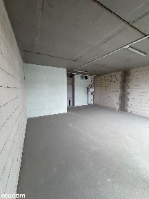 Frontowy Lokal usługowy z witrynami 46,79 m2 z miejscem garażowym