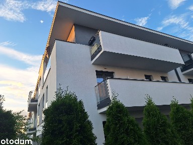 Przestronne mieszkanie z tarasem i klimatyzacją
