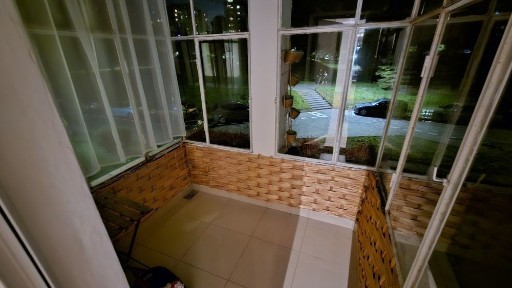 Umeblowane dwa pokoje- ul Bacha 22. Duże szafy/ balkon, -film-