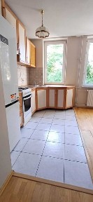 mieszkanie 2 pokojowe, 48m, metro Bródno, duża kuchnia, niski blok, loggia, ciche, bez prowizji
