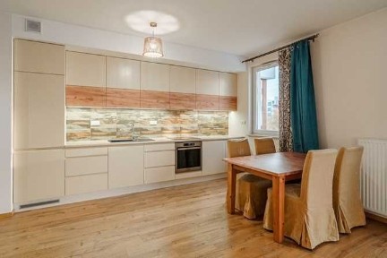 Przestronne (74 m2) 3 pokoje z miejscem w garażu - AK Karpaty 5B, blisko parku. BRAK PROWIZJI