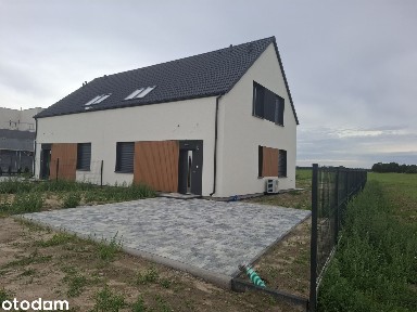 Dom w zabudowie dwulokalowej 112,0m, 2 km Kórnik, przy drodze gminnej.