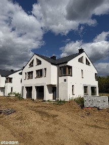BEZPOŚREDNIO. Twój dom. Twój ogród. A z tyłu Rezerwat Natura 2000.
