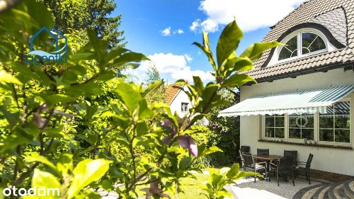 Willa z budynkiem hostelowym w centrum Gdańska