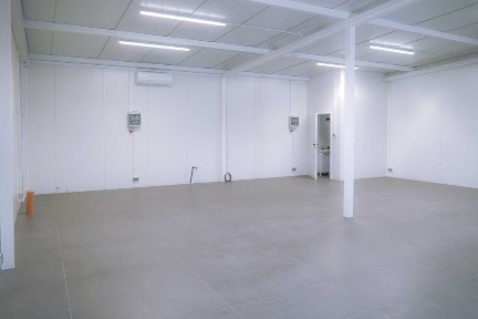 Wynajmę nowy lokal handlowo-usługowy* Parking * Atrakcyjna lokalizacja