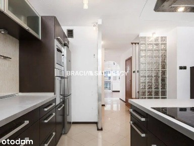 Dwupoziomowy apartament z balkonem os. zamknięte