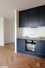 Kawalerka z ogródkiem, garażem i komórką!