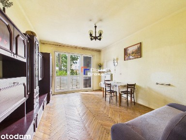 Kardynała Stefana Wyszyńskiego 7, Pabianice, pabianicki, łódzkie