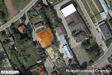 Nieruchomość obok Urzędu Gminy.