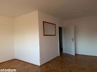 2 pokoje na 8 piętrze z widokiem, Muranów