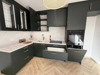 Wyżyny 3 pokoje, po generalnym remoncie, balkon, prywatnie