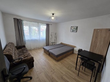 90 m2 mieszkanie na wynajem (4 pokoje)