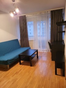 Powiśle, salonik z kuchnią i sypialnią.