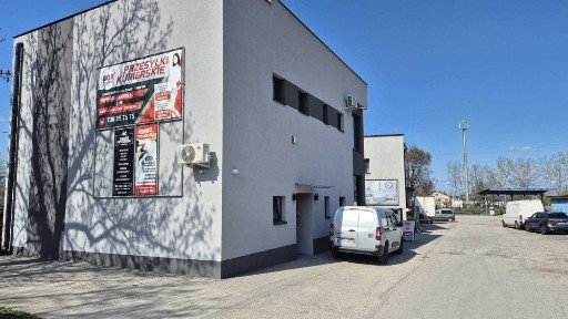 Wynajmę lokal biurowo/usługowy 31,5m2 na piętrze (ogrzewanie,internet, klimatyzacja, parking w cenie) Grunwaldzka 84 Łańcut