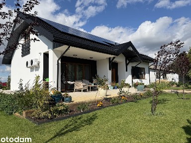 Przestronny, nowoczesny dom z dużą działką