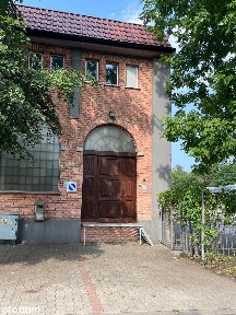Sprzedam budynek biurowo-warsztatowy z ogrodzonym placem