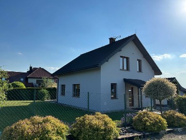 Gotowy do zamieszkania dom 127 m² z garażem i ogrodem - Międzyrzecze Górne, prywatnie