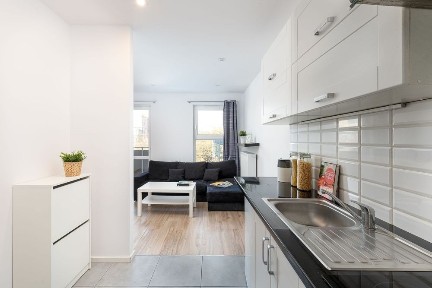 BEZ PROWIZJI | jasna kawalerka | BALKON | Poznańska 15 | parking za szlabanem
