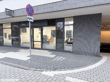 Lokal usługowy na parterze z witryną