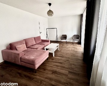 Atrakcyjne mieszkanie w samym Centrum Warszawy - metro Świętokrzyska