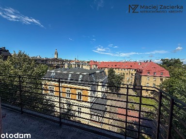 Centrum Bielska-Białej | Kamienica | 58,97 m² | 2 pokoje | Balkon